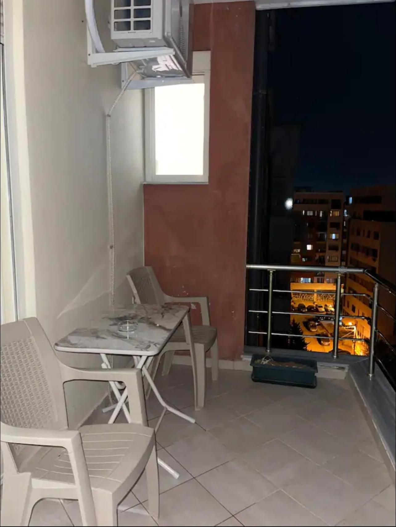 Spacious With Balcony *